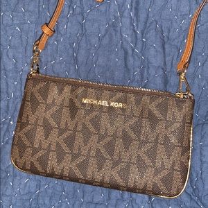 Michael Kors Crossbody!!